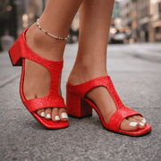 Alira Tacchi in Pelle